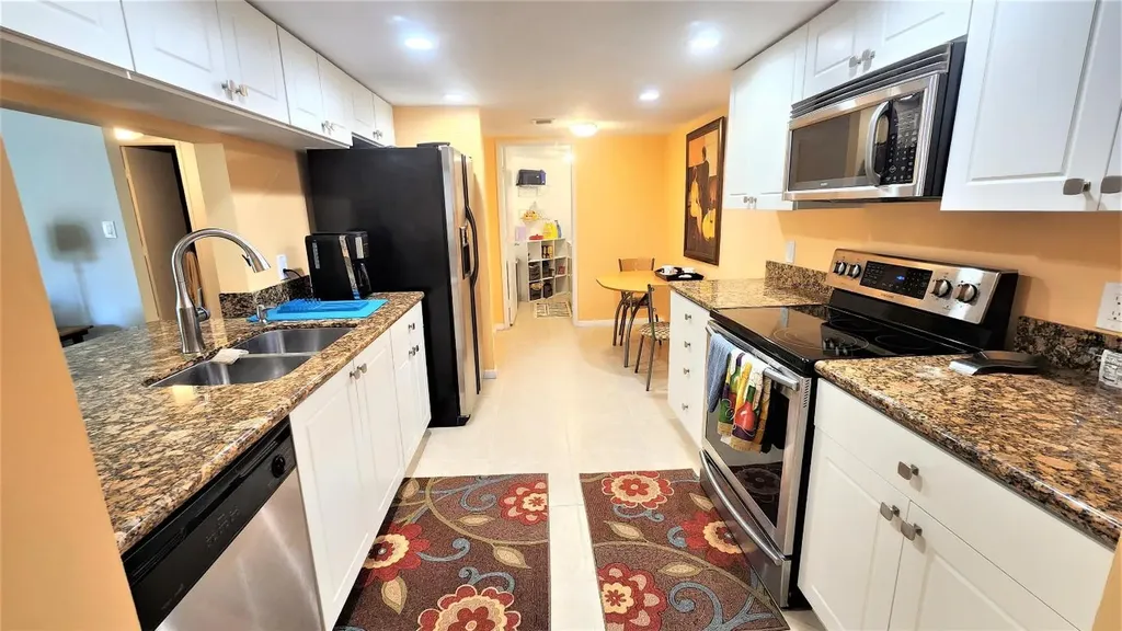 1915 Lavers Circle Delray Beach FL 33444