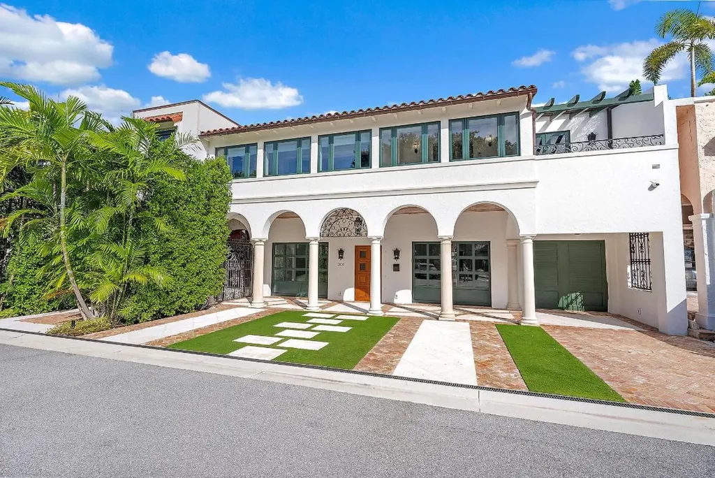 206 Phipps Plaza Palm Beach FL 33480