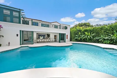 206 Phipps Plaza Palm Beach FL 33480