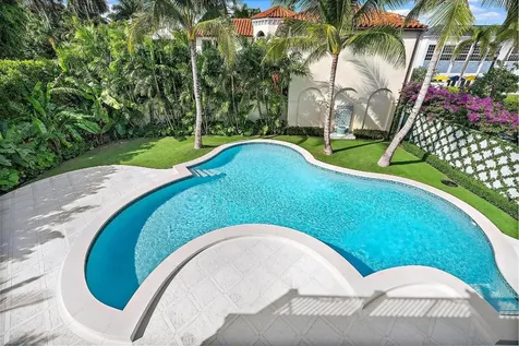 206 Phipps Plaza Palm Beach FL 33480