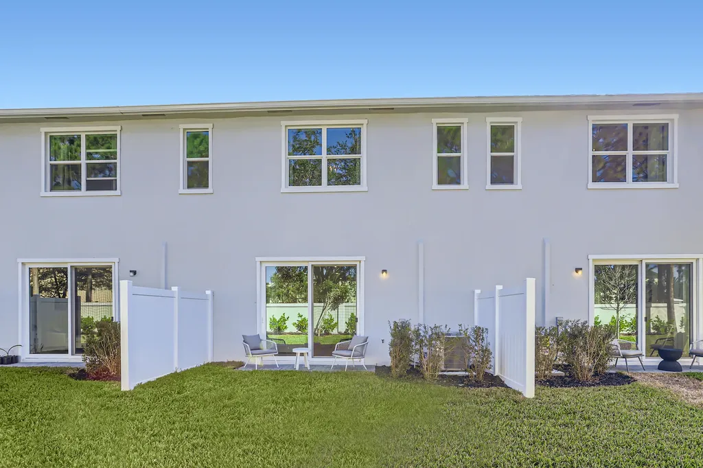 820 SE Grovebush Lane Port St Lucie FL 34984