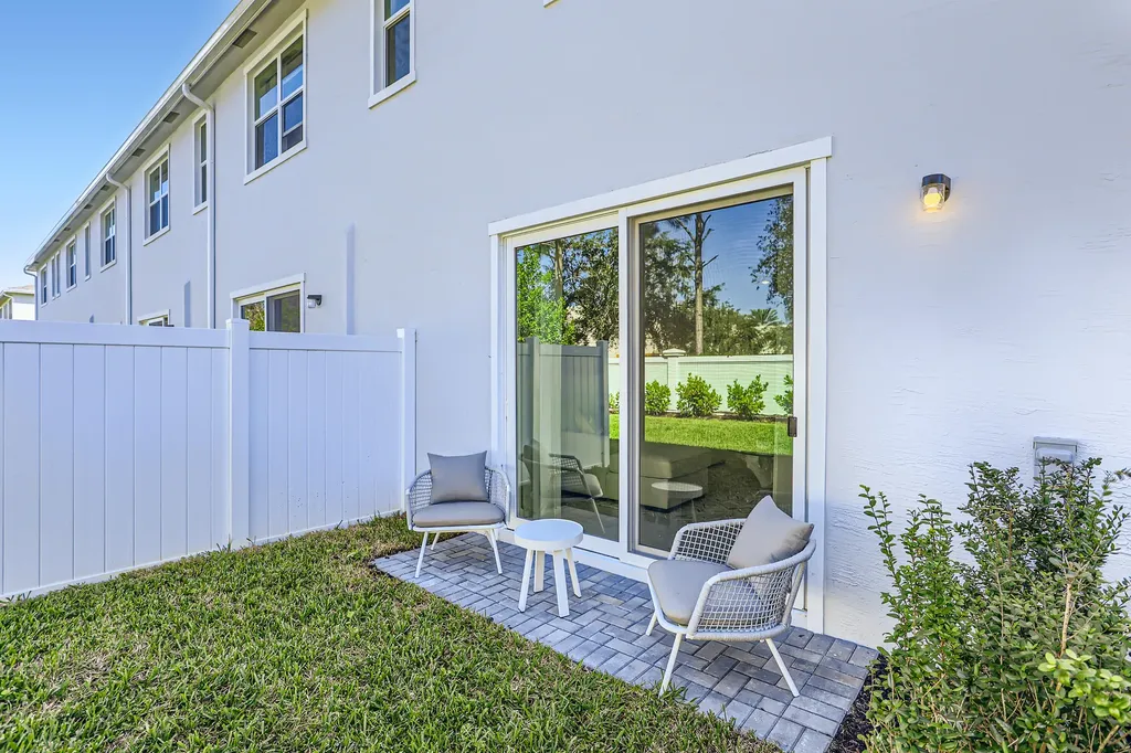 820 SE Grovebush Lane Port St Lucie FL 34984