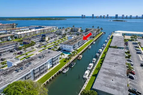 112 Doolen Court North Palm Beach FL 33408