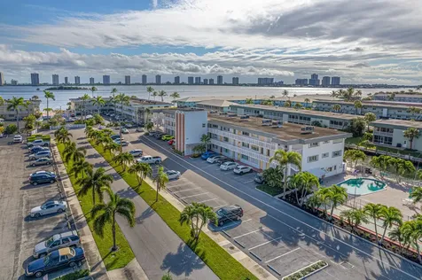 112 Doolen Court North Palm Beach FL 33408