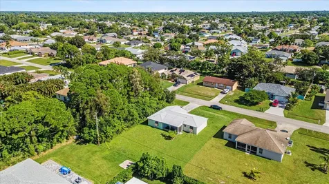 2174 SW Larchmont Lane Port St Lucie FL 34984
