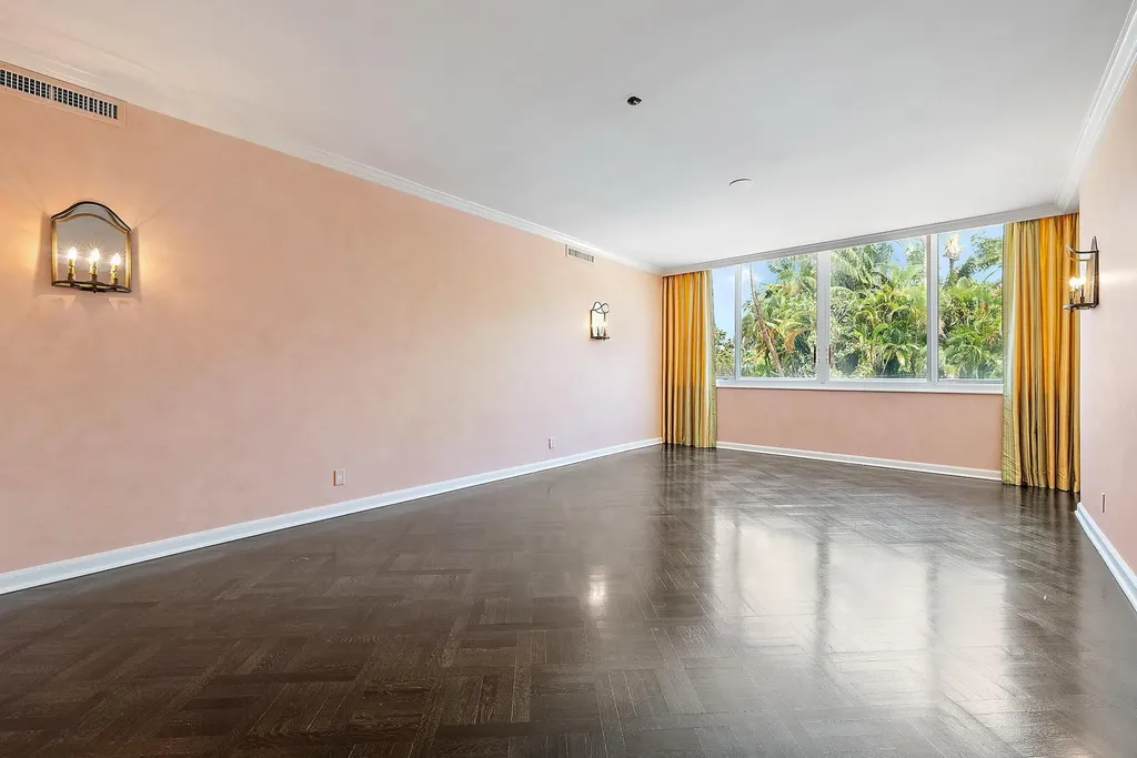 425 Worth Avenue Palm Beach FL 33480