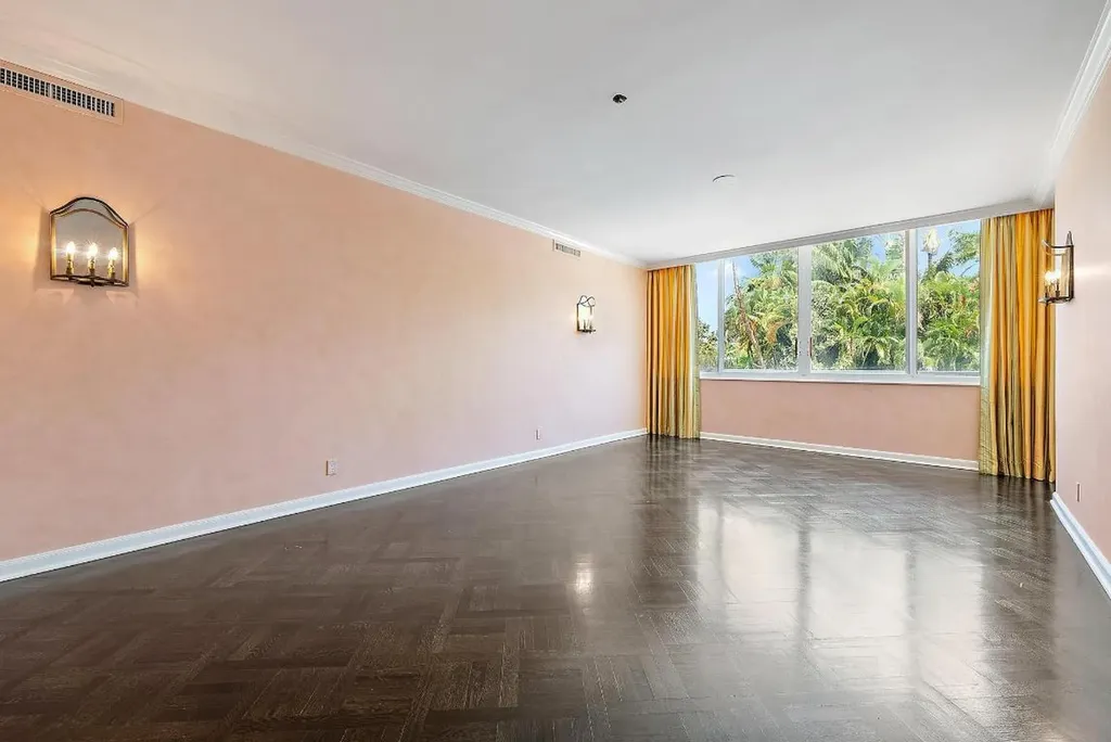 425 Worth Avenue Palm Beach FL 33480