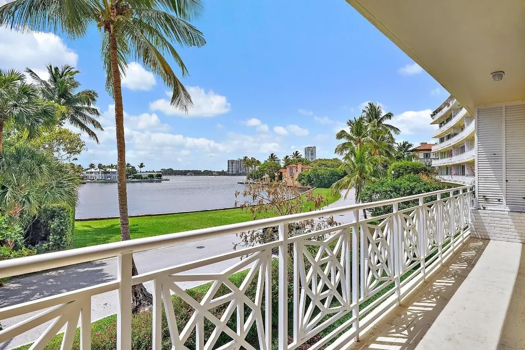 425 Worth Avenue Palm Beach FL 33480