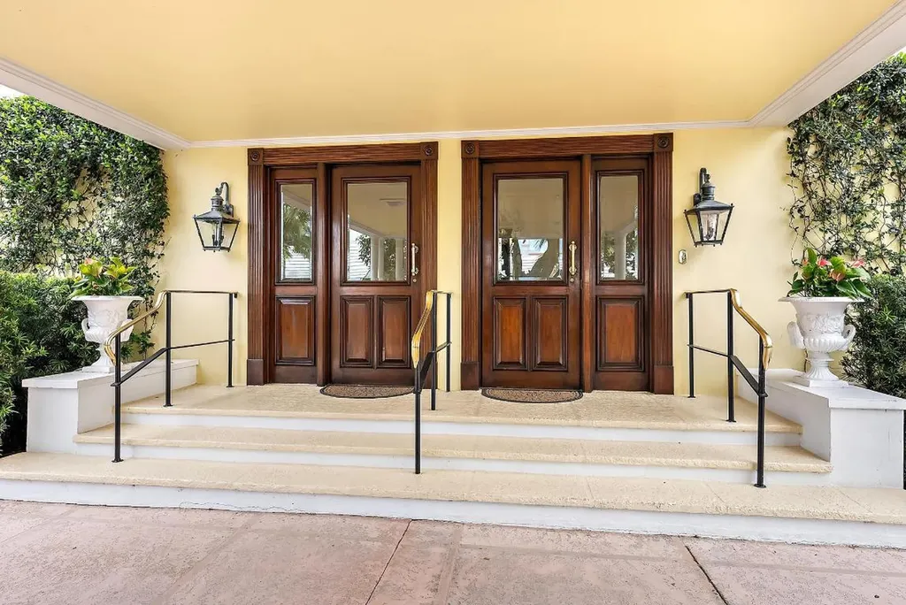 425 Worth Avenue Palm Beach FL 33480