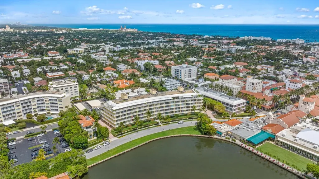 425 Worth Avenue Palm Beach FL 33480