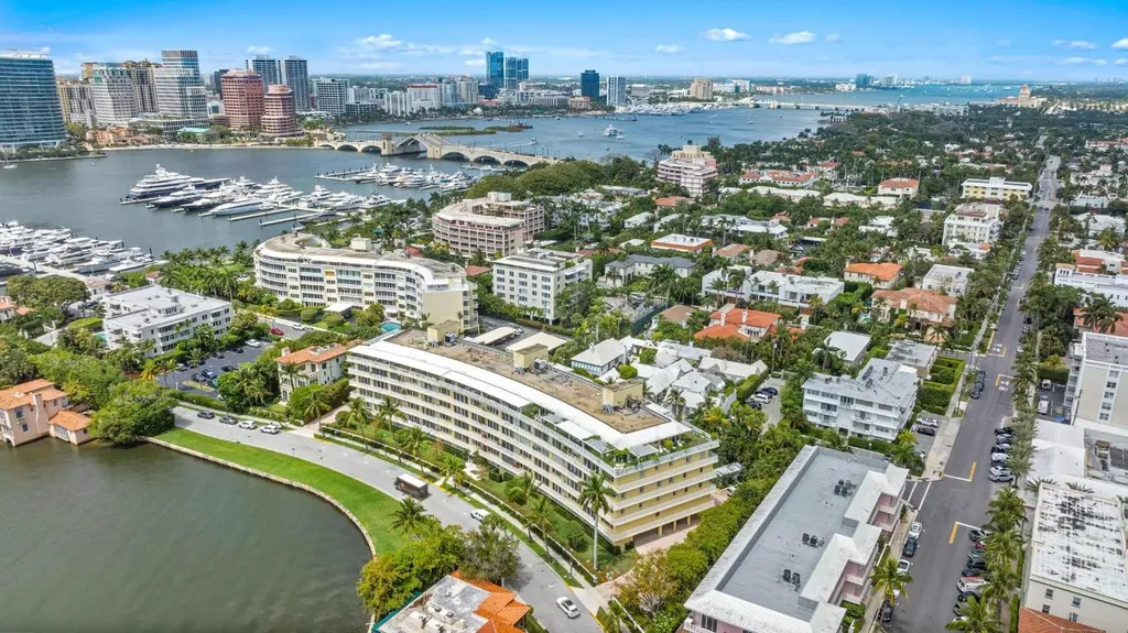 425 Worth Avenue Palm Beach FL 33480