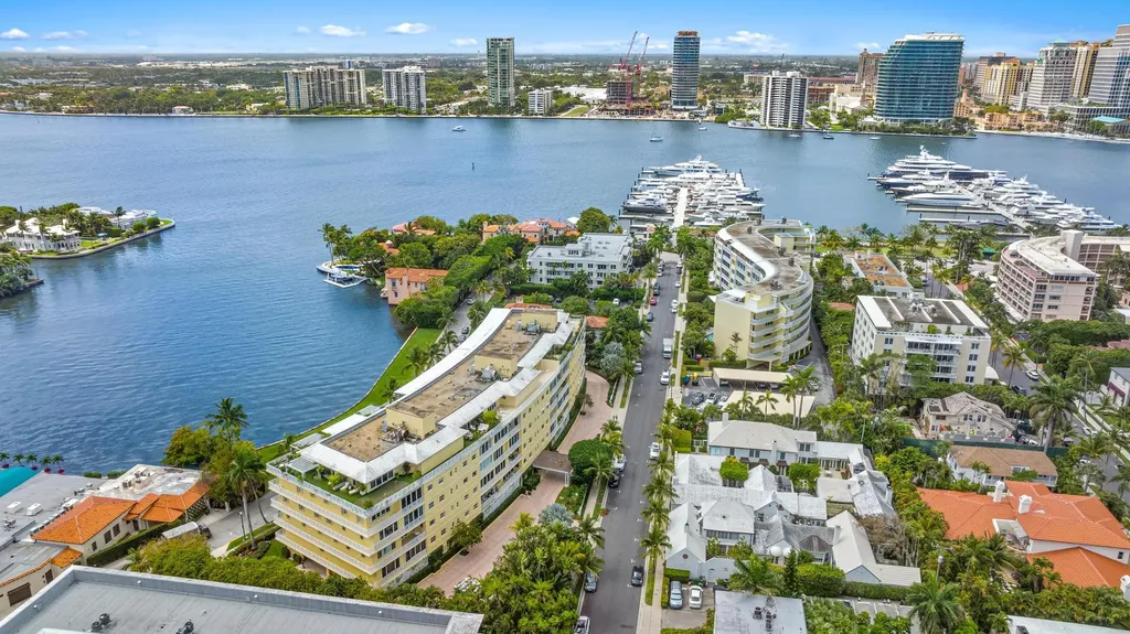 425 Worth Avenue Palm Beach FL 33480