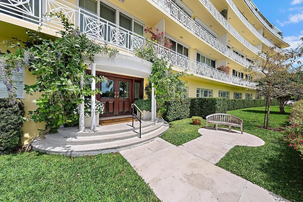 425 Worth Avenue Palm Beach FL 33480
