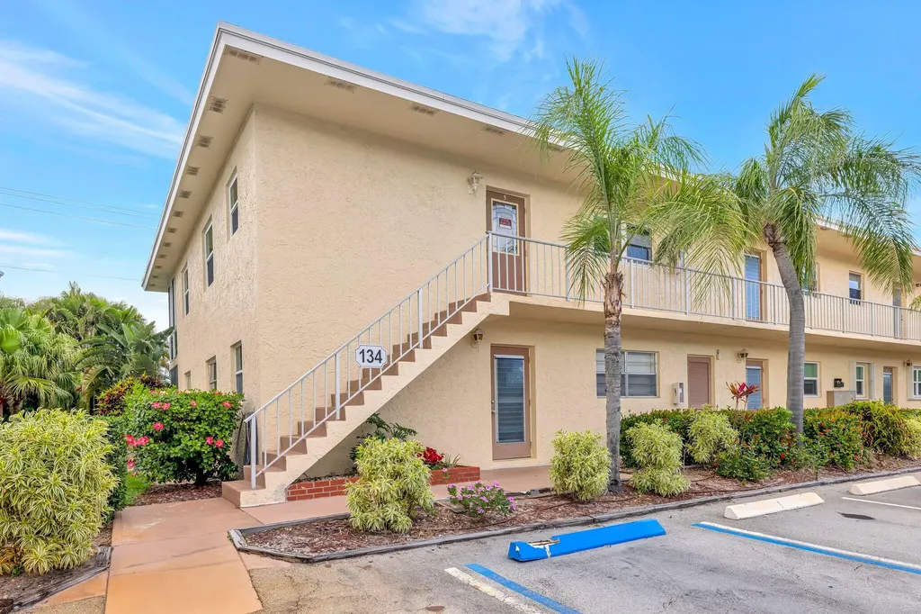 2950 SE Ocean Boulevard Stuart FL 34996