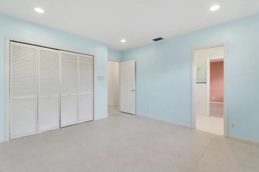 3040 NE 40th Street Fort Lauderdale FL 33308