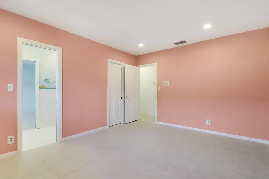 3040 NE 40th Street Fort Lauderdale FL 33308