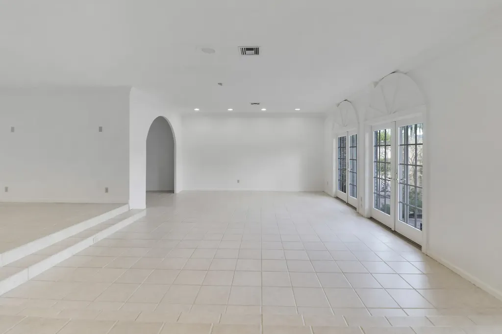 3040 NE 40th Street Fort Lauderdale FL 33308