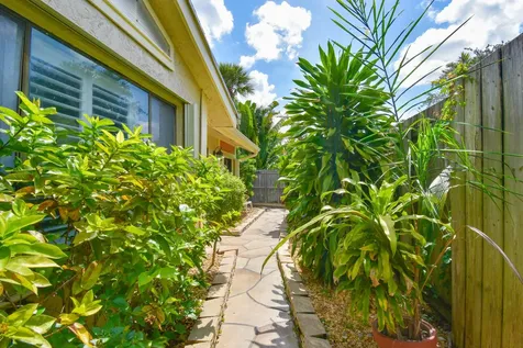 7504 Sierra Drive E Boca Raton FL 33433