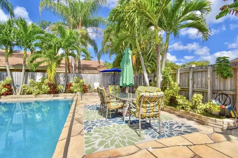 7504 Sierra Drive E Boca Raton FL 33433