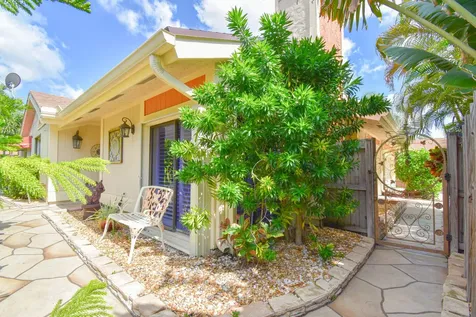 7504 Sierra Drive E Boca Raton FL 33433