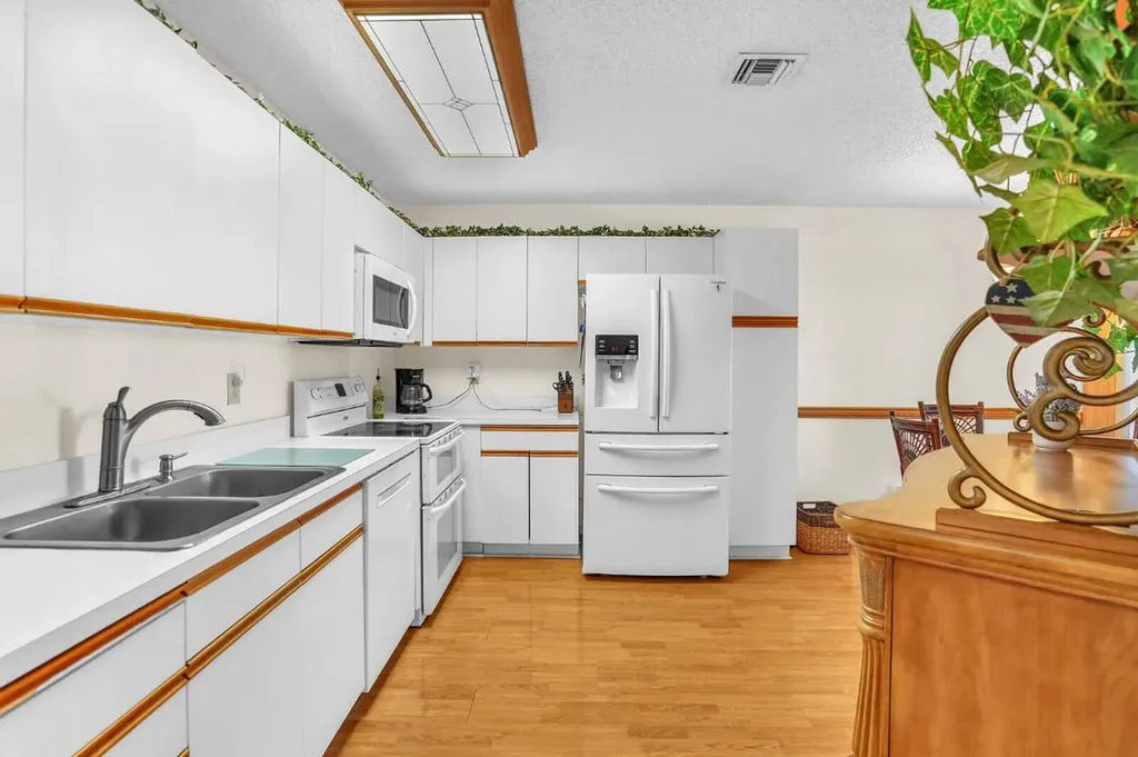 117 Sunshine Boulevard Royal Palm Beach FL 33411