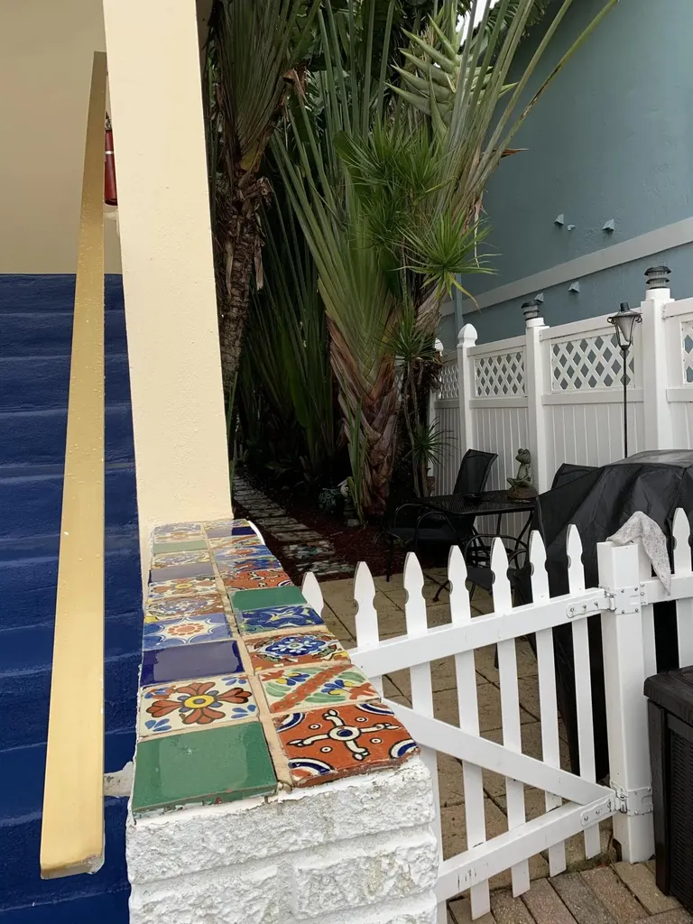2735 NE 28 Court Lighthouse Point FL 33064