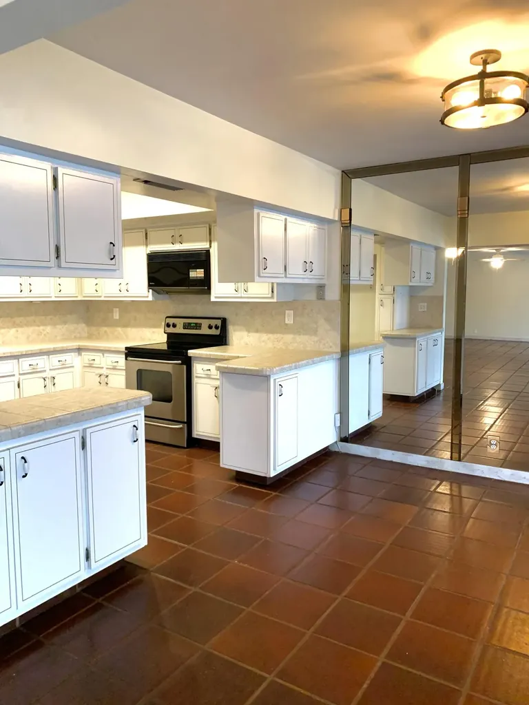 2735 NE 28 Court Lighthouse Point FL 33064