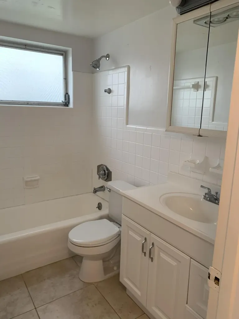 2735 NE 28 Court Lighthouse Point FL 33064