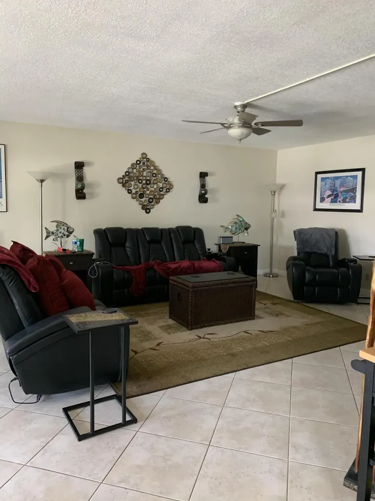 2735 NE 28 Court Lighthouse Point FL 33064