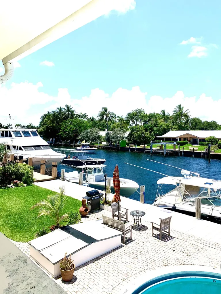 2735 NE 28 Court Lighthouse Point FL 33064