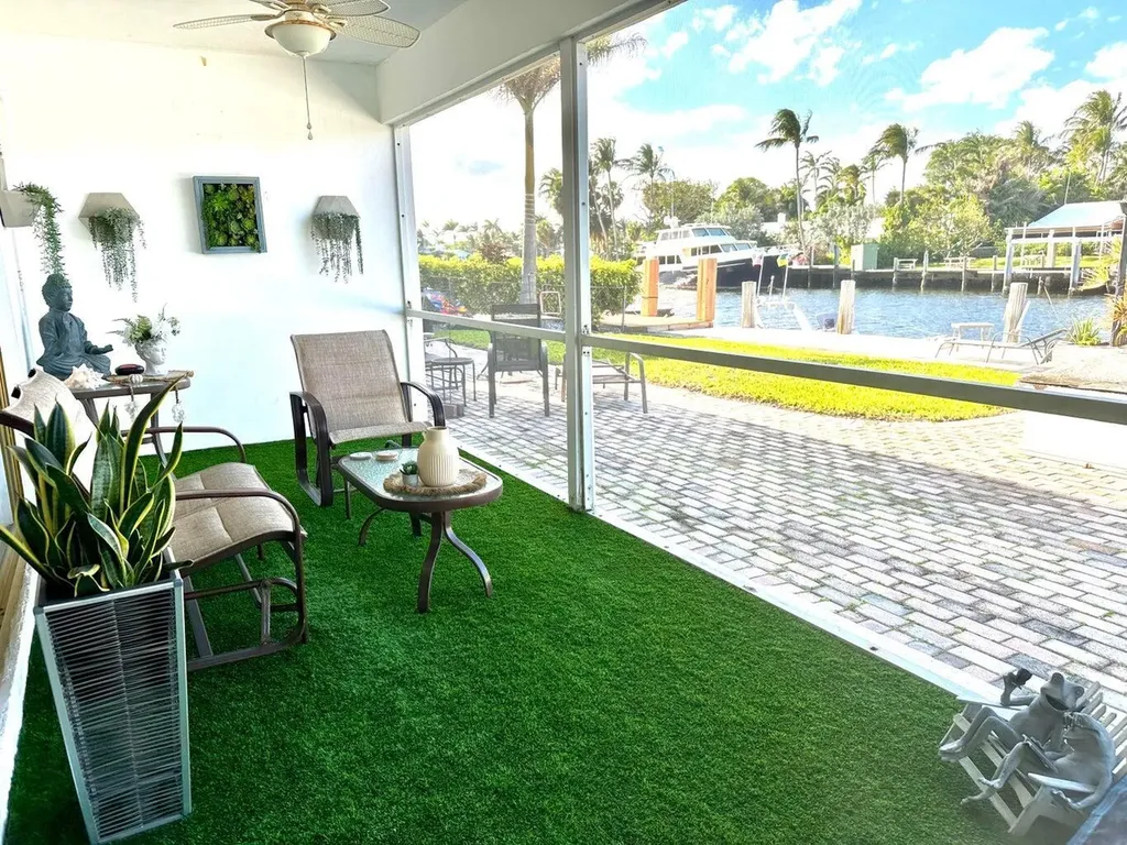 2735 NE 28 Court Lighthouse Point FL 33064