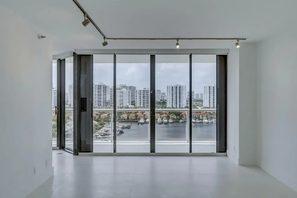 3640 Yacht Club Drive Aventura FL 33180