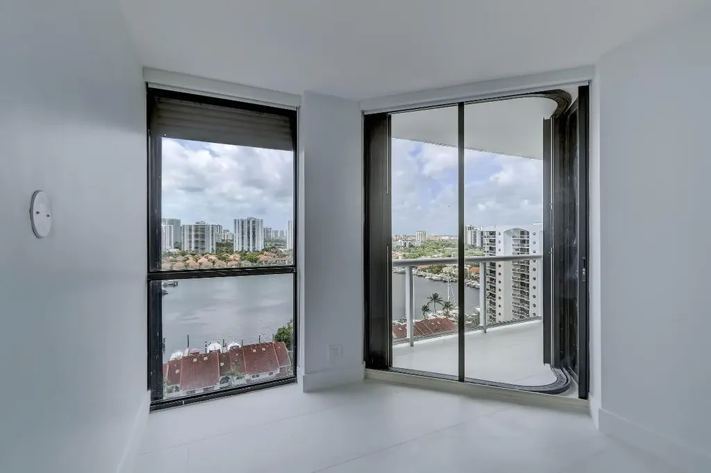 3640 Yacht Club Drive Aventura FL 33180