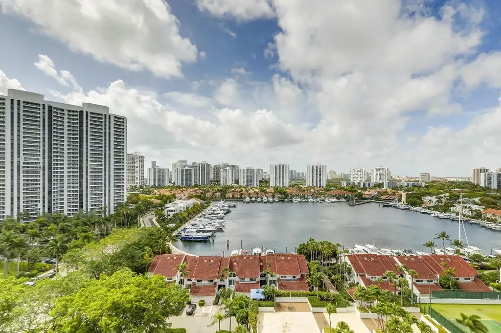 3640 Yacht Club Drive Aventura FL 33180