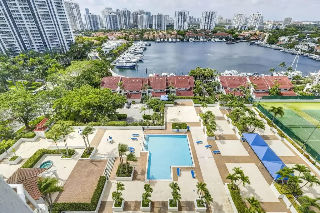 3640 Yacht Club Drive Aventura FL 33180