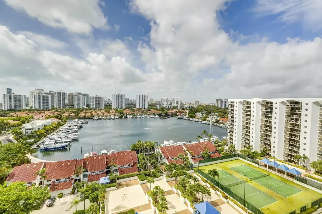3640 Yacht Club Drive Aventura FL 33180