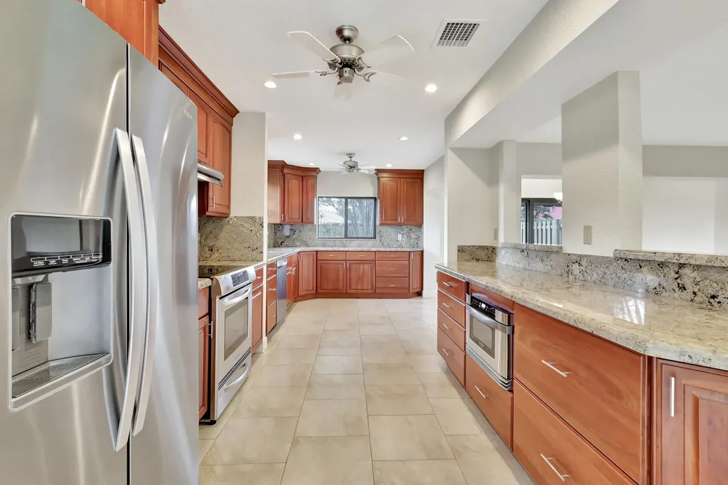 3516 Harbor Circle Delray Beach FL 33483