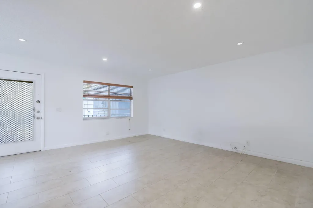 902 Normandy Delray Beach FL 33484