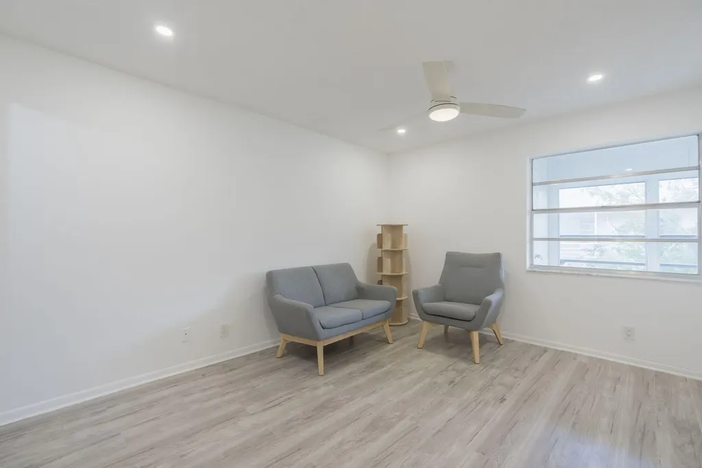 902 Normandy Delray Beach FL 33484