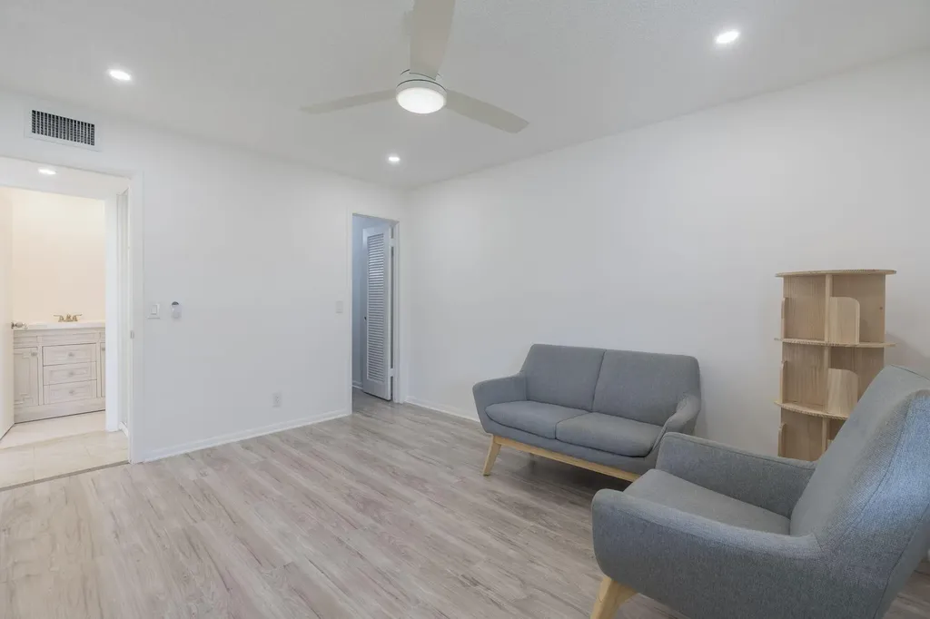 902 Normandy Delray Beach FL 33484