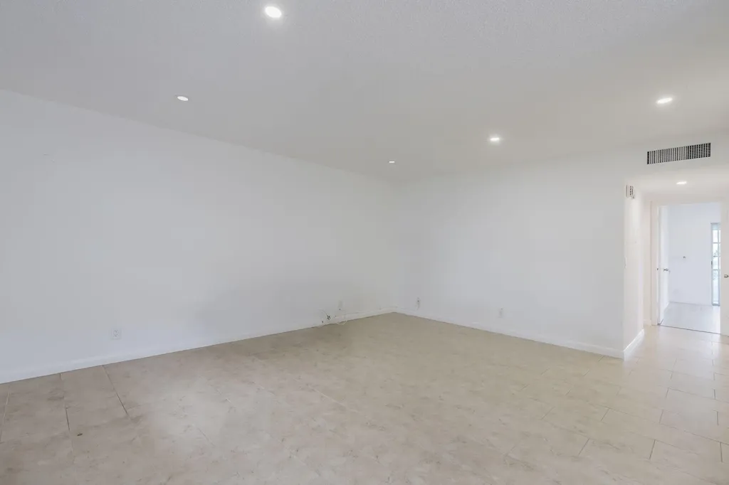 902 Normandy Delray Beach FL 33484
