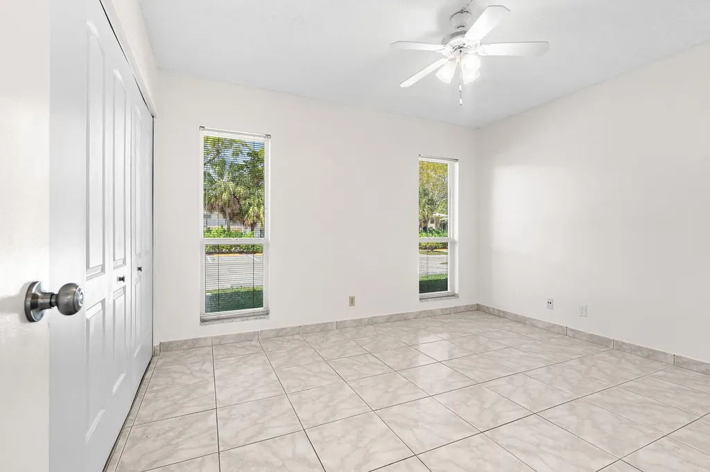 250 NE 20th Street Boca Raton FL 33431