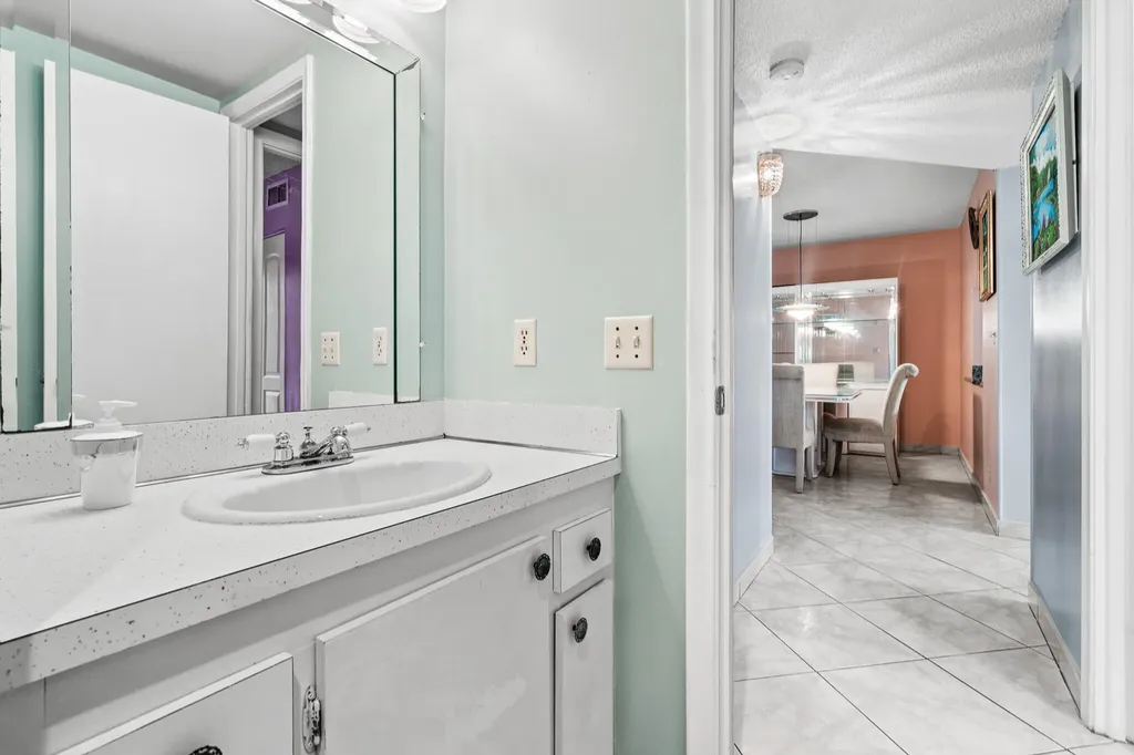 250 NE 20th Street Boca Raton FL 33431