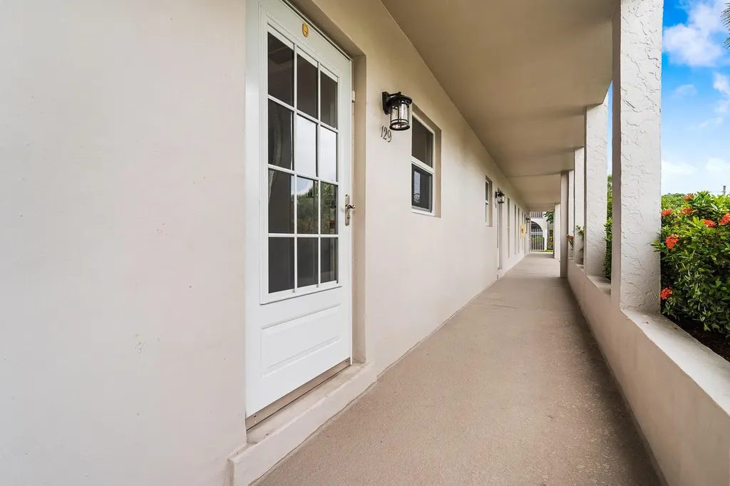 250 NE 20th Street Boca Raton FL 33431