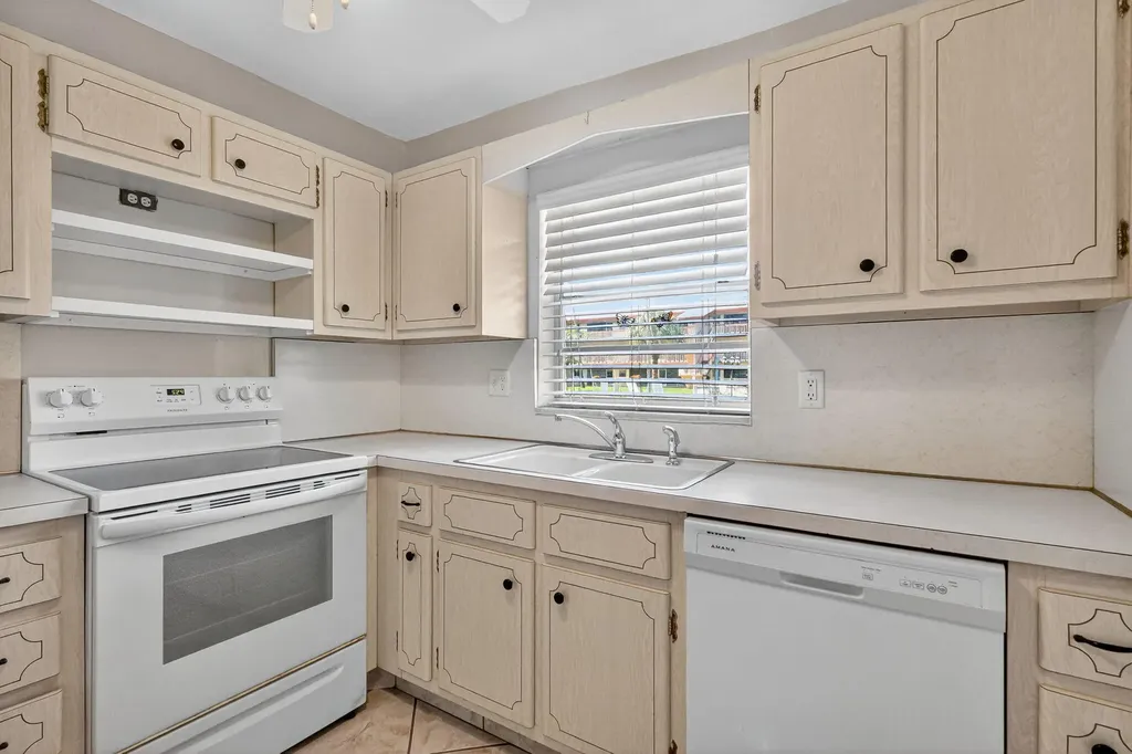 5300 Washington Street Hollywood FL 33021