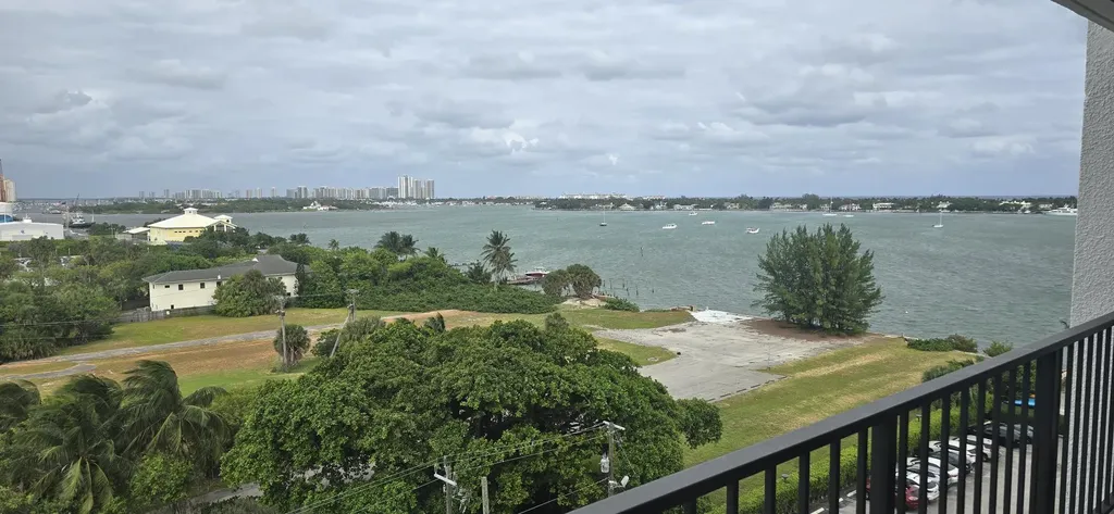 5600 N Flagler Drive West Palm Beach FL 33407