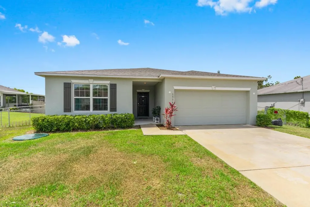 1514 SW Kosnar Avenue Port St Lucie FL 34953
