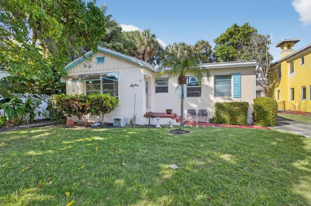 107 SE Olive Way Boca Raton FL 33432