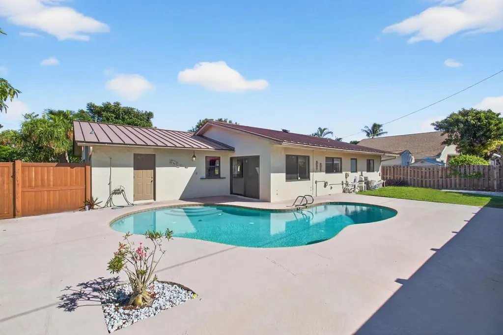 714 Heron Drive Delray Beach FL 33444