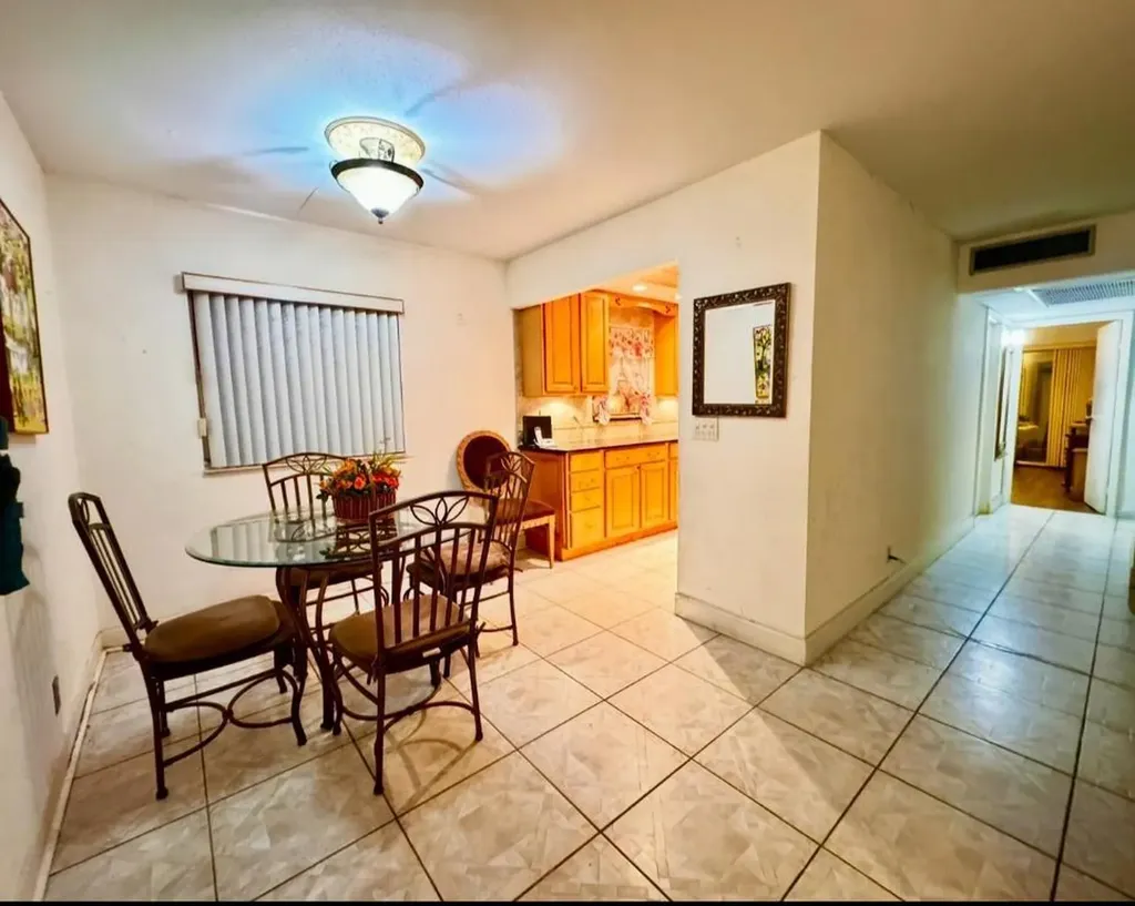 280 Flanders Delray Beach FL 33484